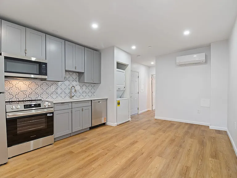 1428 A St SE #3 — Photo 10