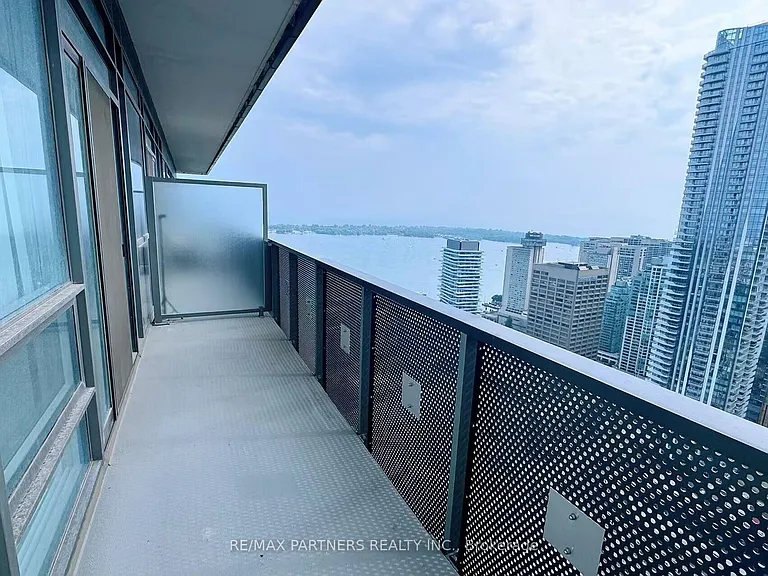 55 Cooper St W #5016 — Photo 7
