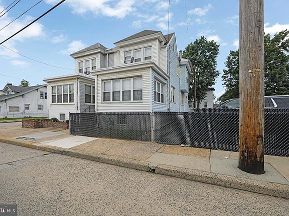 2nd image of 3403 River Rd