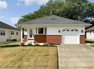 14 Mount Ararat Ln, Toms River, NJ
