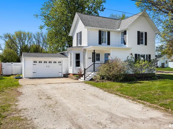 416 W Butternut St, Elmwood, IL 61529