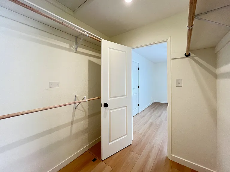2286 Hastings Dr — Photo 22
