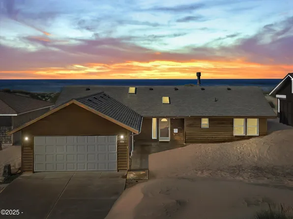 106 NW Oceania Dr, Waldport, OR 97394