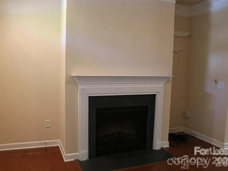 9806 Longstone Ln — Photo 6