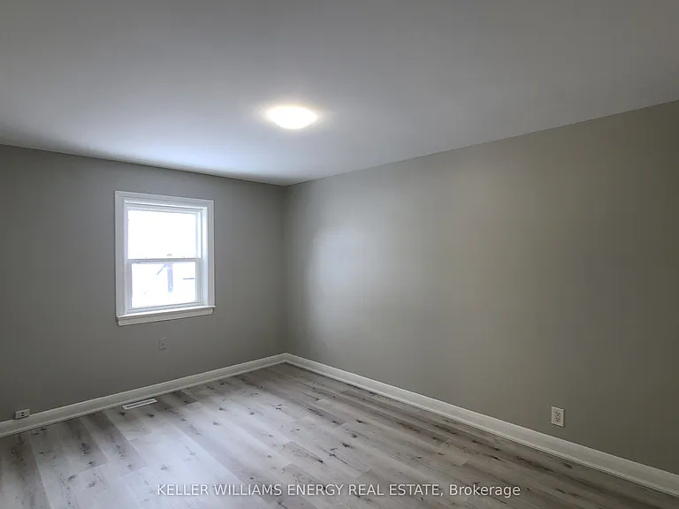 201 Celina St #UPPER — Photo 13
