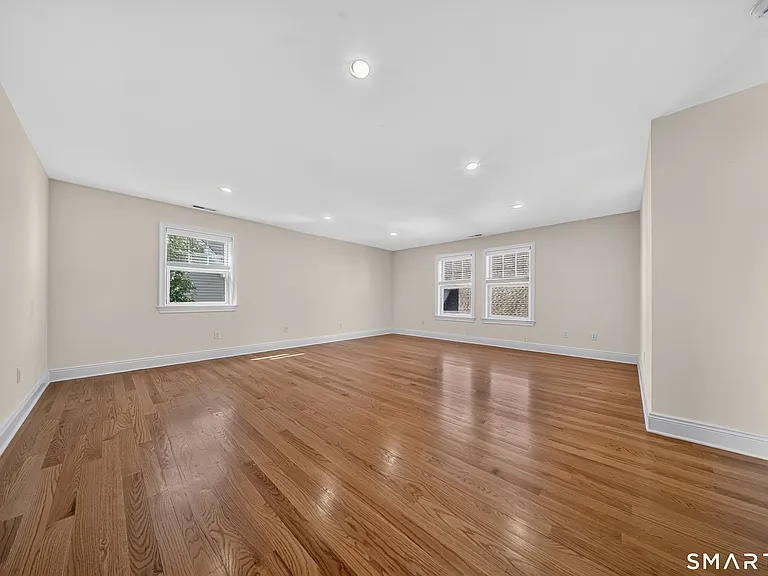 88 Maple Tree Ave #E — Photo 24