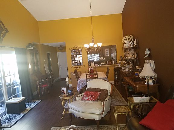 Open concept living/dining 1