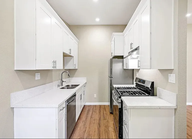 7437 Santa Ysabel Ave #E — Photo 5