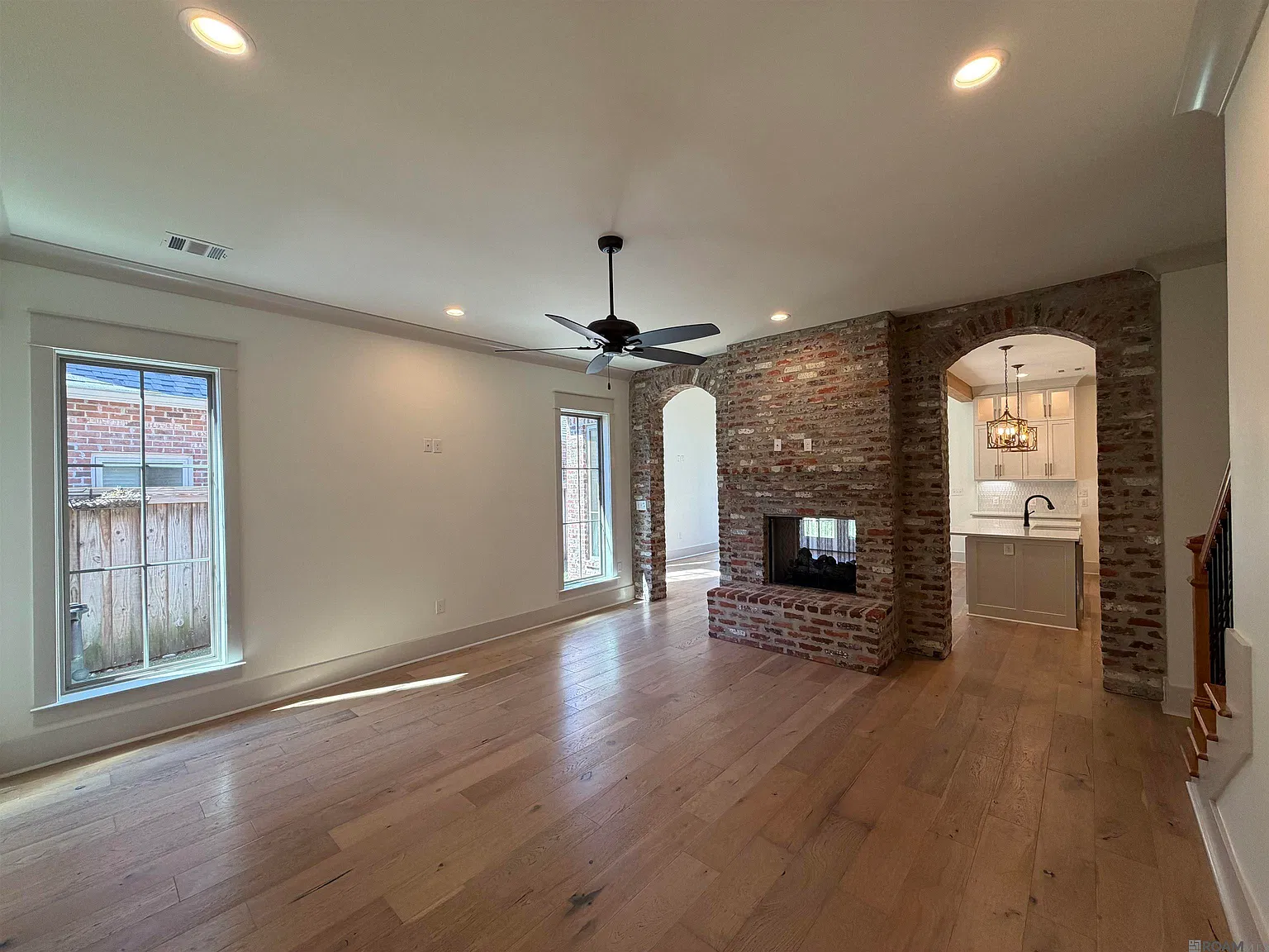 4 bed, 2336 sqft, $5,000 — Photo 4