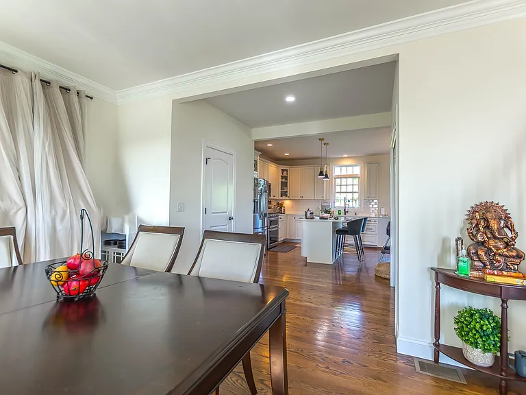 8 Colleen Cir — Photo 9