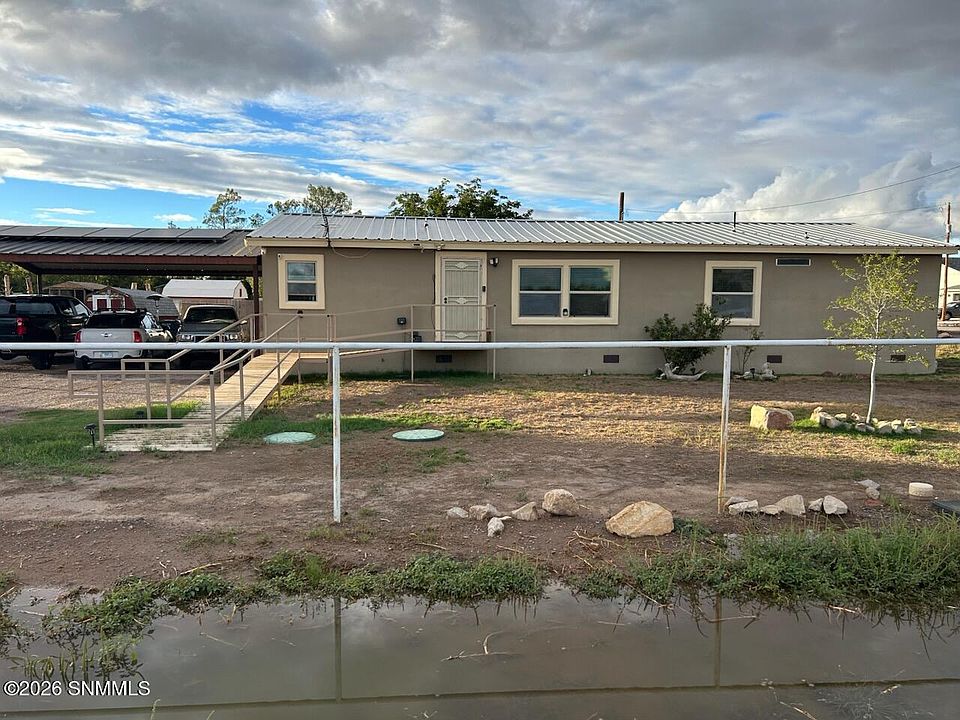 1st image of 430 Eagles Nest Rd