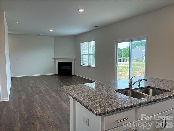 4th image of 119 Old Home Rd