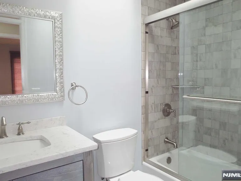 456A Glen Ave #A — Photo 2