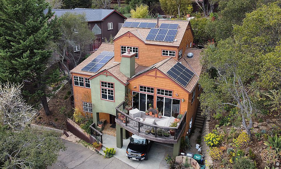 2nd image of 7027 Buckingham Blvd