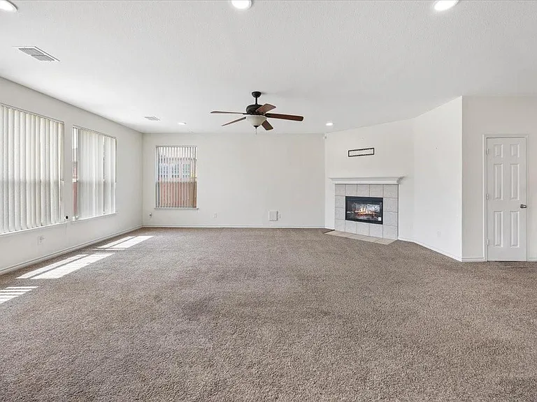 7704 Labrador Dr — Photo 20