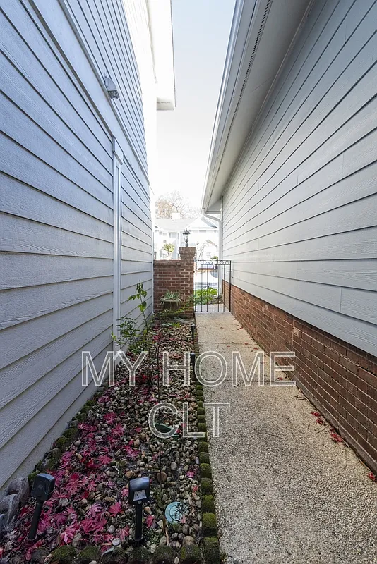 3 bed, 2.5 bath, 1495 sqft, $2,700 — Photo 4