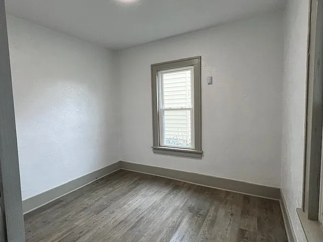 211 Columbia St — Photo 11
