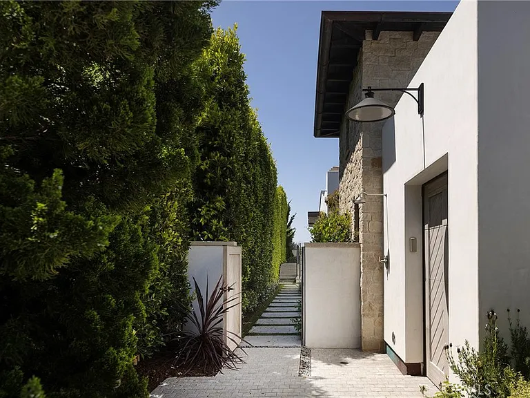 7 Seabreeze Ter — Photo 60