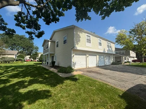 1242 Oboe Ct, Wheeling, IL 60090
