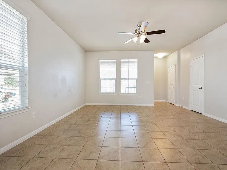 711 Katmai Cir — Photo 14