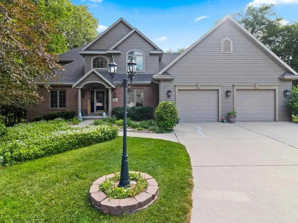 1035 Coprinus Ct, Green Bay, WI 54313