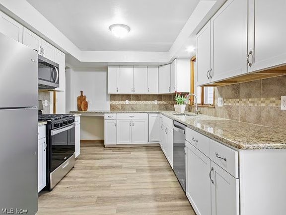 4th image of 708 Oakridge Dr