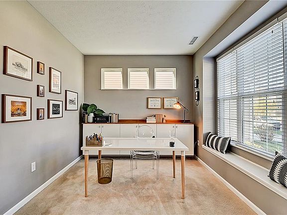 4th image of 15156 Roedean Dr