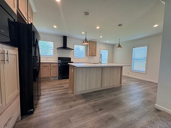 3rd image of 28917 Oakwood Ave #1