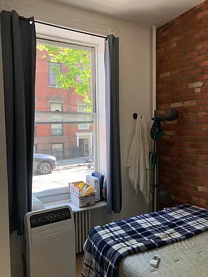 Rented by LJ Sloane Management | media 33