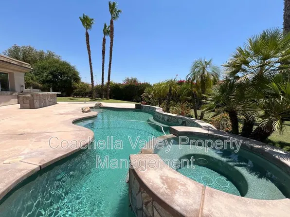 135 Tesori Dr, Palm Desert, CA 92211
