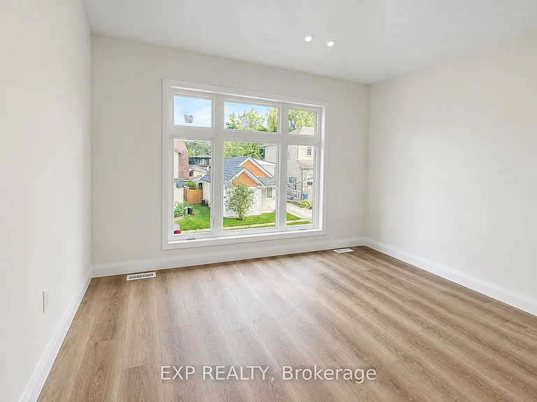 13 Chester St #UPPER — Photo 20