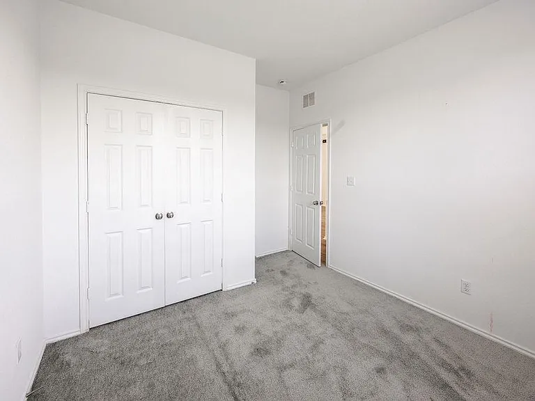 448 English Oak St — Photo 11
