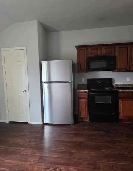864 Evans Cir — Photo 7
