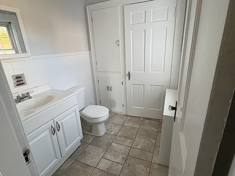 891 Mammoth Rd #A — Photo 12