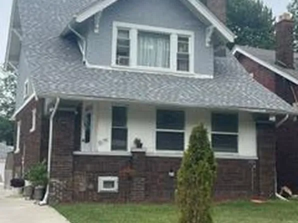 576 Lakewood St, Detroit, MI 48215