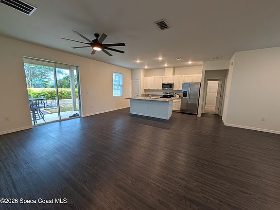 3rd image of 209 Wendover Rd SW