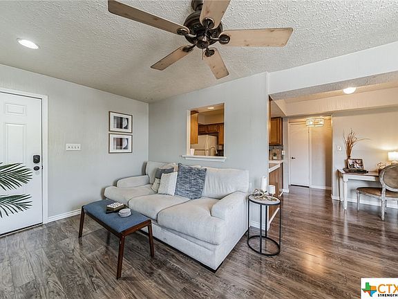 4th image of 421 W San Antonio St APT F4