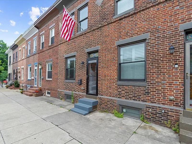 3 bed, 1599 sqft, $3,400 — Photo 4