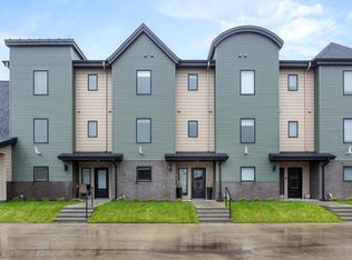 4132 Arthur Dr, Fargo, ND