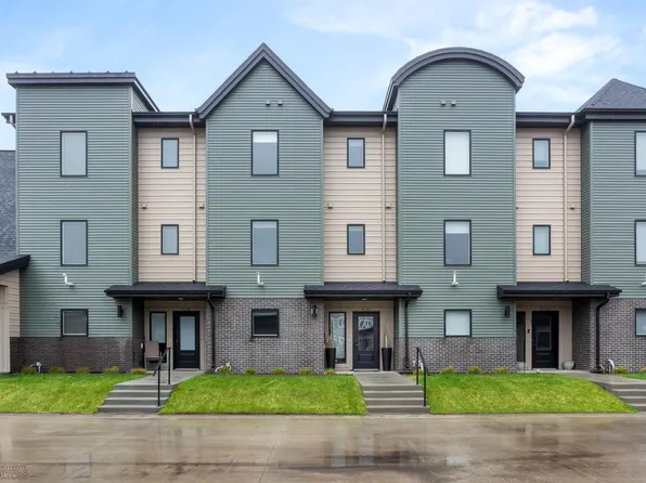 4132 Arthur Dr, Fargo, ND 58104