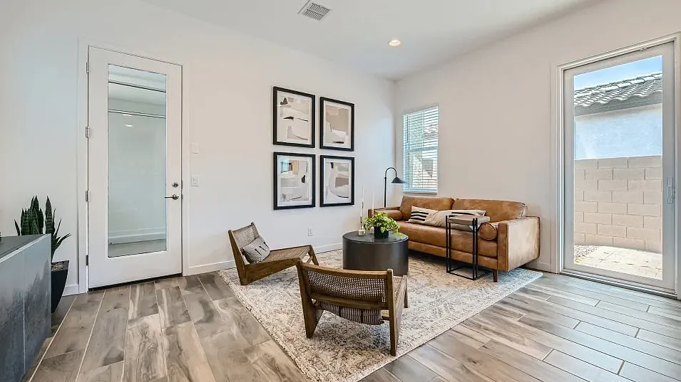 3263 W Peak View Rd — Photo 2