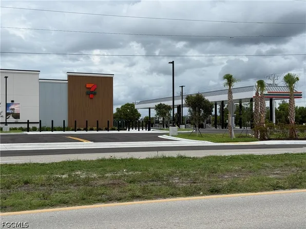 1500 Diplomat Pkwy W, Cape Coral, FL 33993