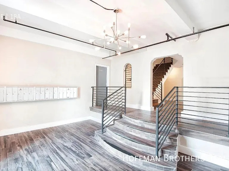 250 S Kenmore Ave #207 — Photo 6