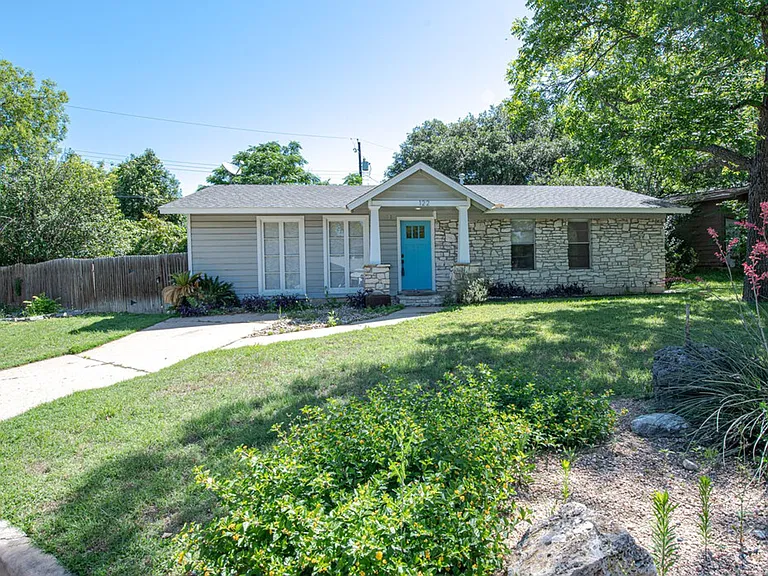 122 Havana St — Photo 2