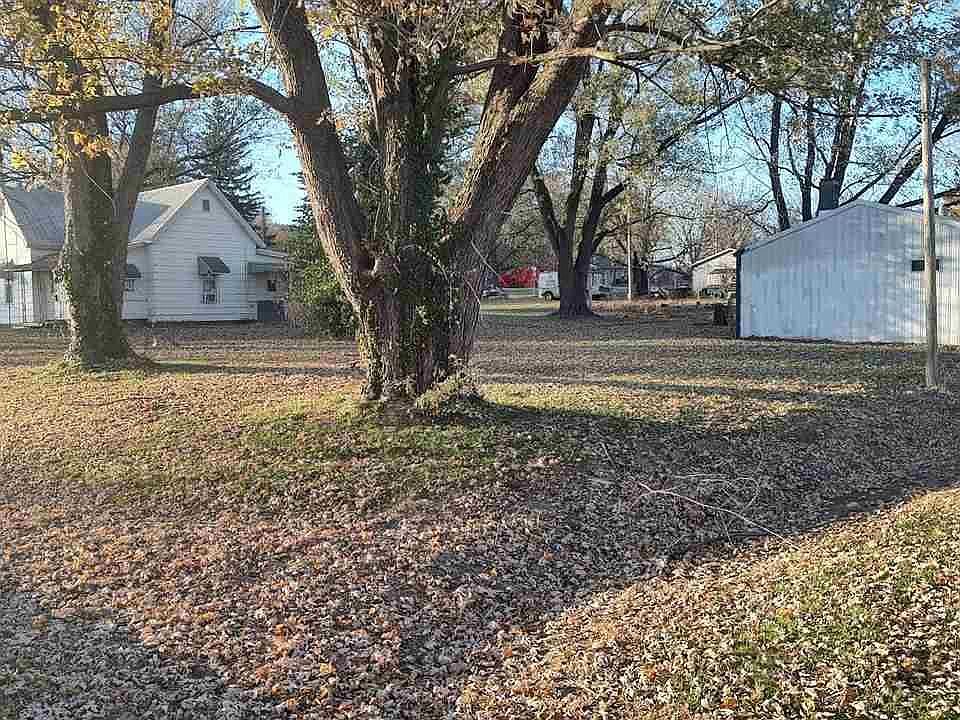 2nd image of 8566 4th St
