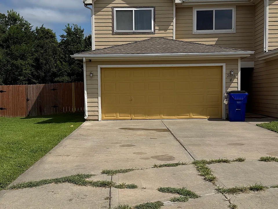 2616 Deerfield Blvd