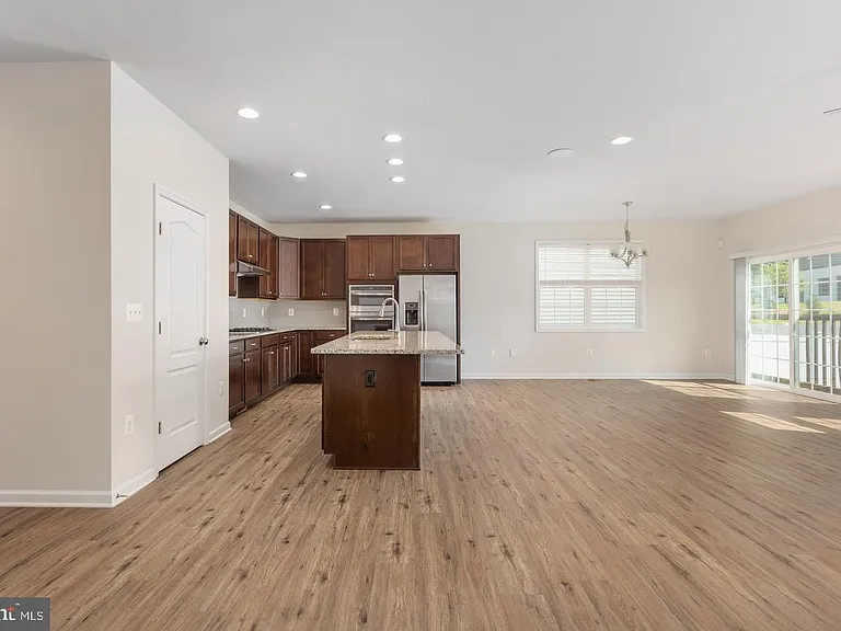 9627 Hillcrest Dr — Photo 14