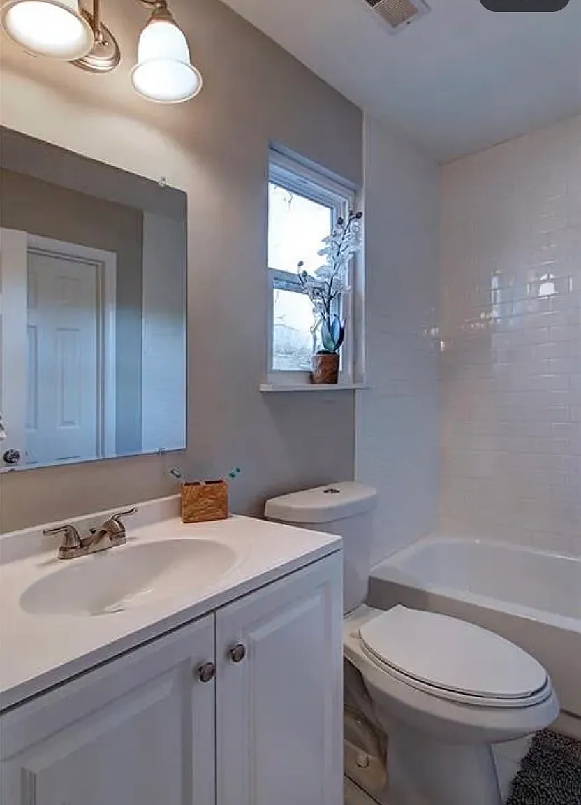 3 bed, 1200 sqft, $1,900 — Photo 1