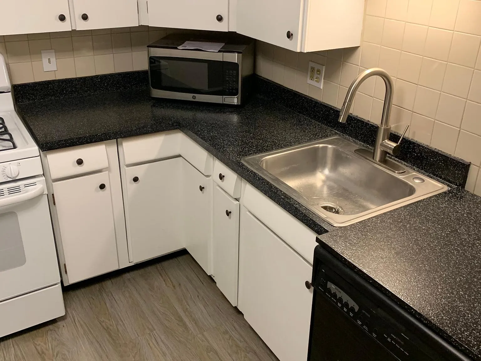 2 bed, 960 sqft, $2,250 — Photo 1