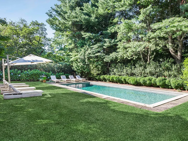 203 Noyack Rd — Photo 20